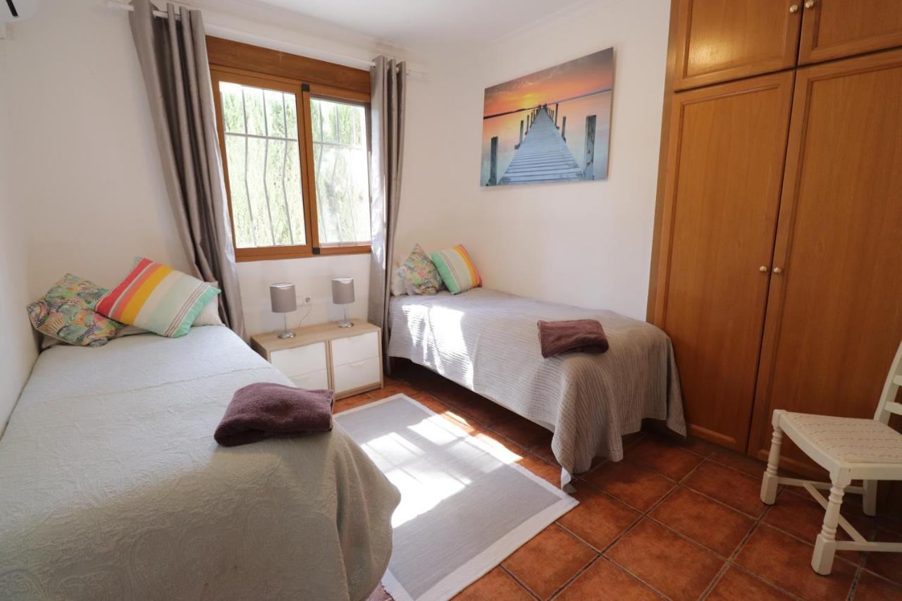 Wonderful Villa, Heated Pool, Near Beautiful Town Alboy Bagian luar foto