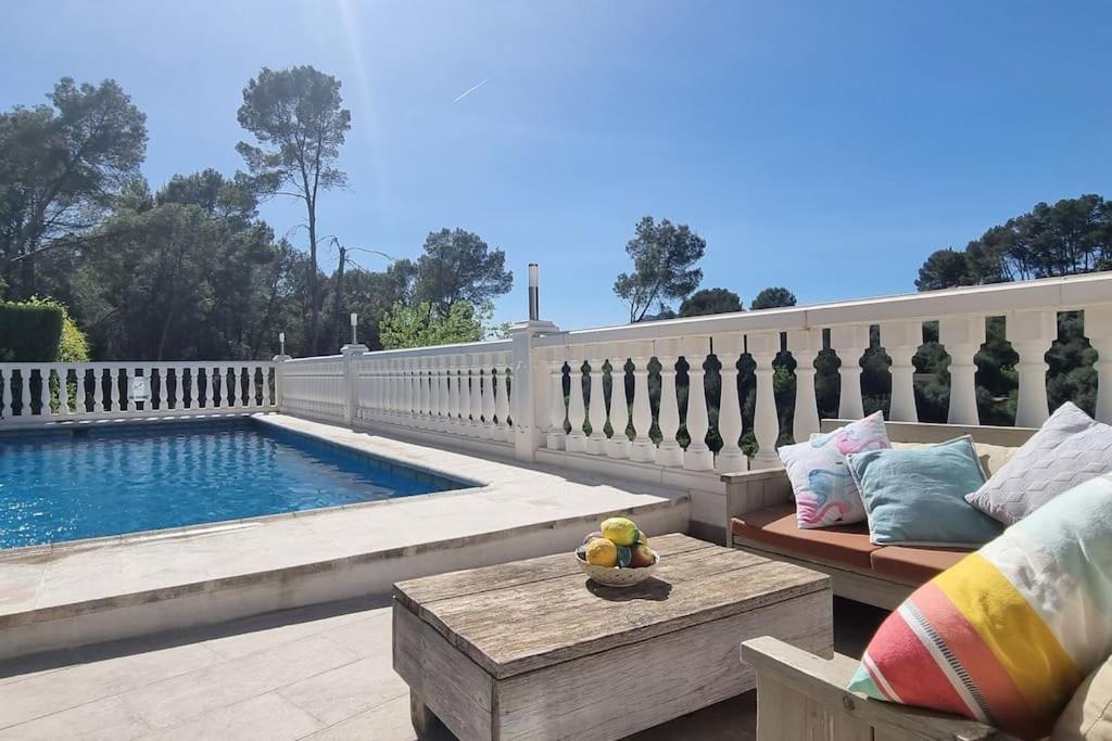 Wonderful Villa, Heated Pool, Near Beautiful Town Alboy Bagian luar foto